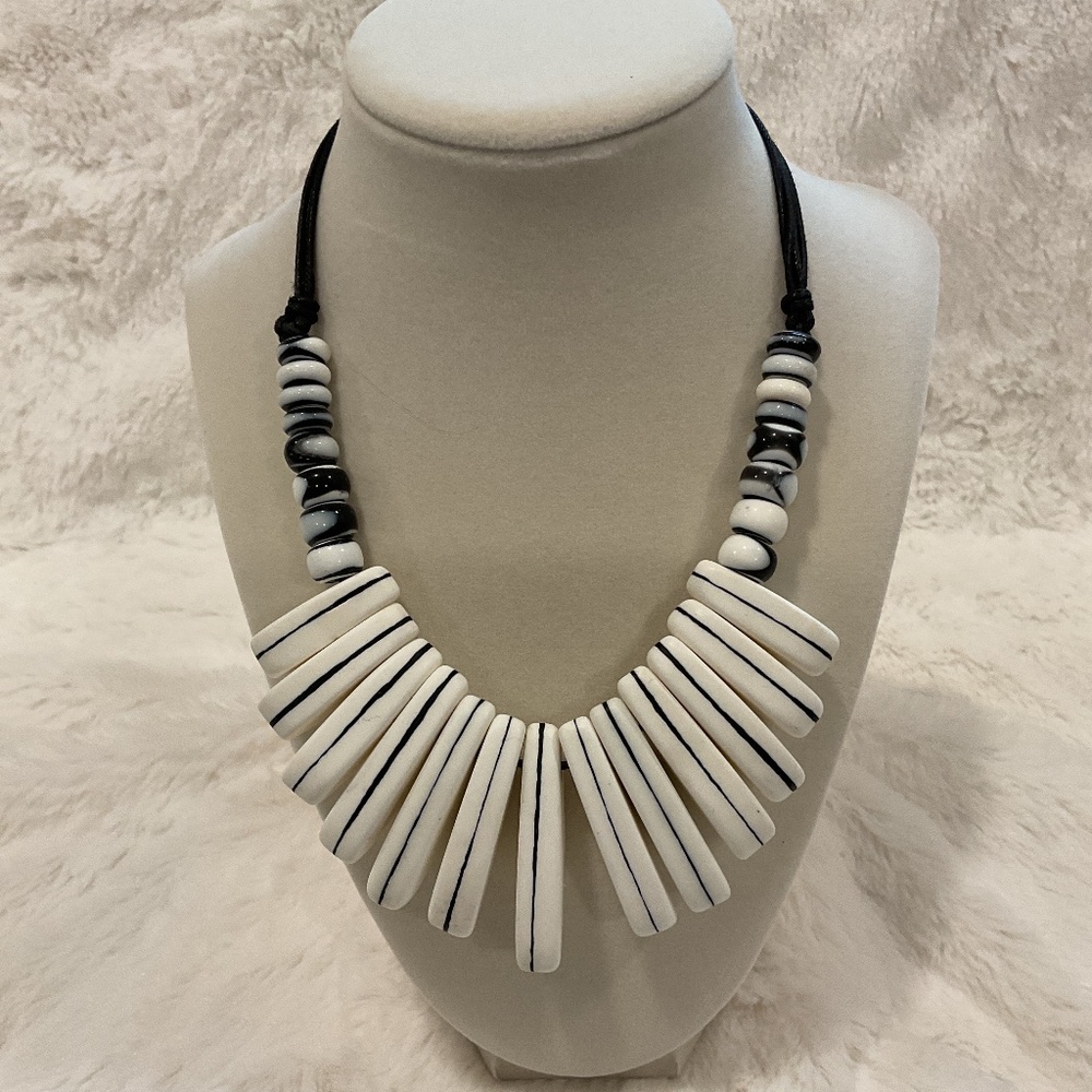 Chico’s White and Black  Beth Bib Necklace